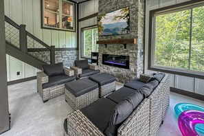 Smart TV, fireplace, video games, ping pong