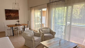 Apartment, 2 Bedrooms, Smoking, Balcony | Living area