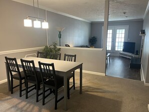 تناول الطعام