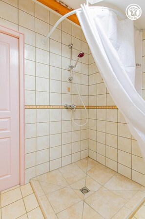 Shower, towels