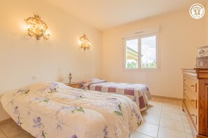 5 chambres, accès Internet