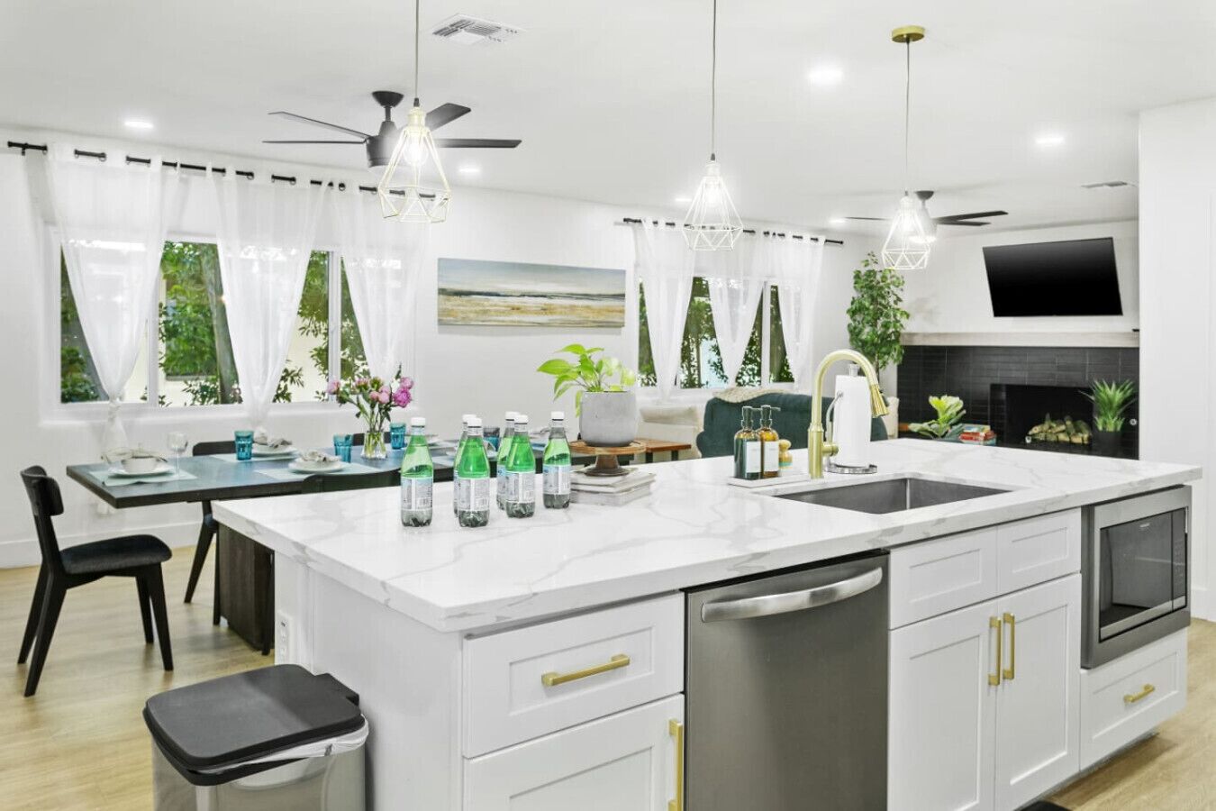 Geladeira, micro-ondas, fogão, cooktop