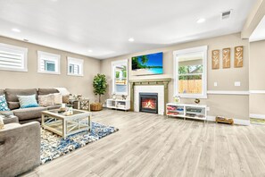 Smart TV, fireplace, video games, table tennis