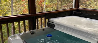 A+ Location! Only 1 mile to downtown Helen.  SUPER Clean 2 Bedroom/2 Bath.