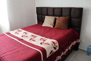 3 Schlafzimmer, Bügeleisen/Bügelbrett, WLAN, Bettwäsche