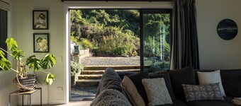 Manu Heights - Tranquil Luxury, Views & Privacy.