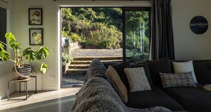 Manu Heights - Tranquil Luxury, Views & Privacy.