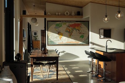 Manu Heights - Tranquil Luxury, Views & Privacy.