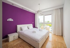 2 chambres, fer et planche à repasser, Wi-Fi, draps fournis