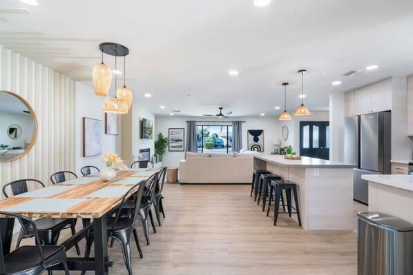 Interior - Upscale Old Town Getaway: 5 Bedroom, Pool, Mini Golf & Lounge (Scottsdale)