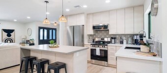 Upscale Old Town Getaway: 5 Bedroom, Pool, Mini Golf & Lounge