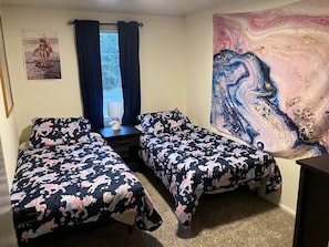 3 bedrooms, desk, iron/ironing board, WiFi - Kenai River Sanctuary 3BR Bliss Close to River (Soldotna)