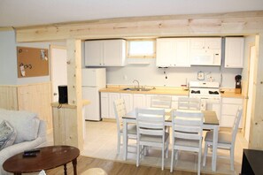 Interior - Kenai River Chrome Chasers 2BR Fisherman’s Escape (Soldotna)