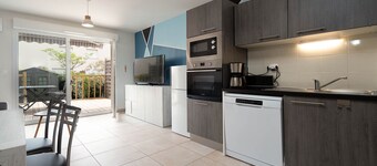 Villa 6 pers with garden in residence with pool