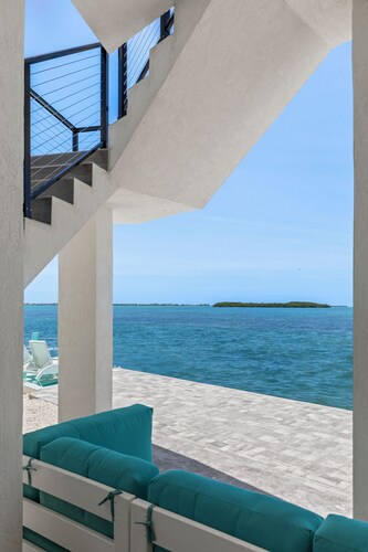 Oceanfront Cudjoe Key Home - 35' Seawall, Sunrise Views, Pool & Pet-Friendly