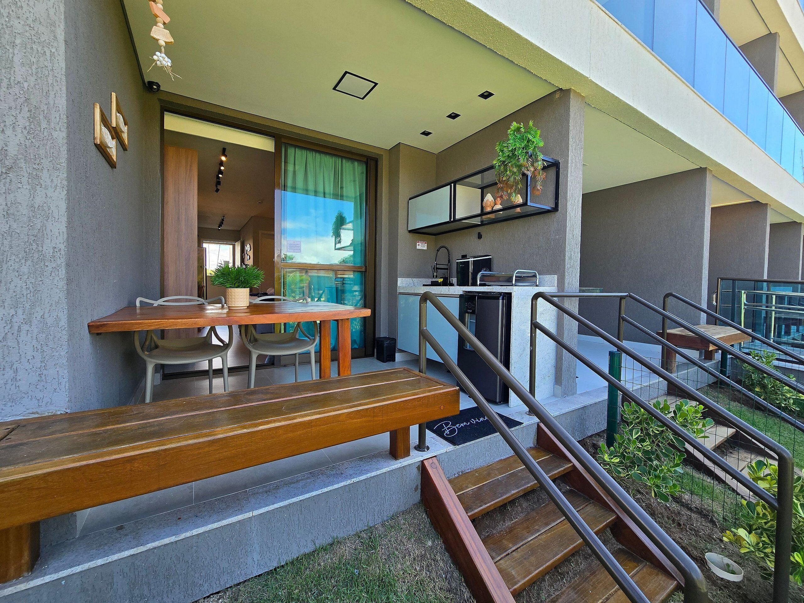 Apartamento luxo | Opções para refeição ao ar livre