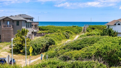 Olive the Sun: Ocean View, Pool, Hot Tub, 7BR