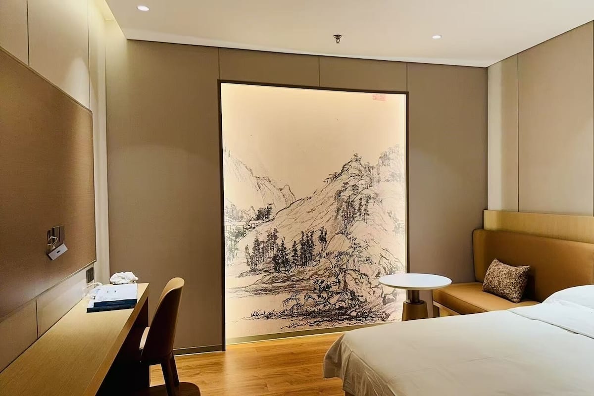 Business Double Room Single Use | Premium bedding, desk, laptop workspace, free WiFi