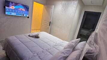 2 chambres, fer et planche à repasser, Wi-Fi, draps fournis