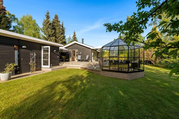 Terrace/patio - Cozy summer house near beach and nature (Præstø)