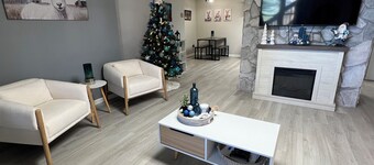 Farmhouse apartment with WiFi in Piney Creek - 2 bedrooms