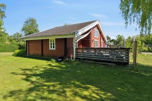 Exterior - Cozy holiday home near the fjord and bathing pier (Kirke Hyllinge)
