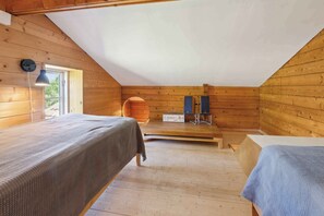 2 bedrooms, iron/ironing board, free WiFi - Cozy holiday home near the fjord and bathing pier (Kirke Hyllinge)