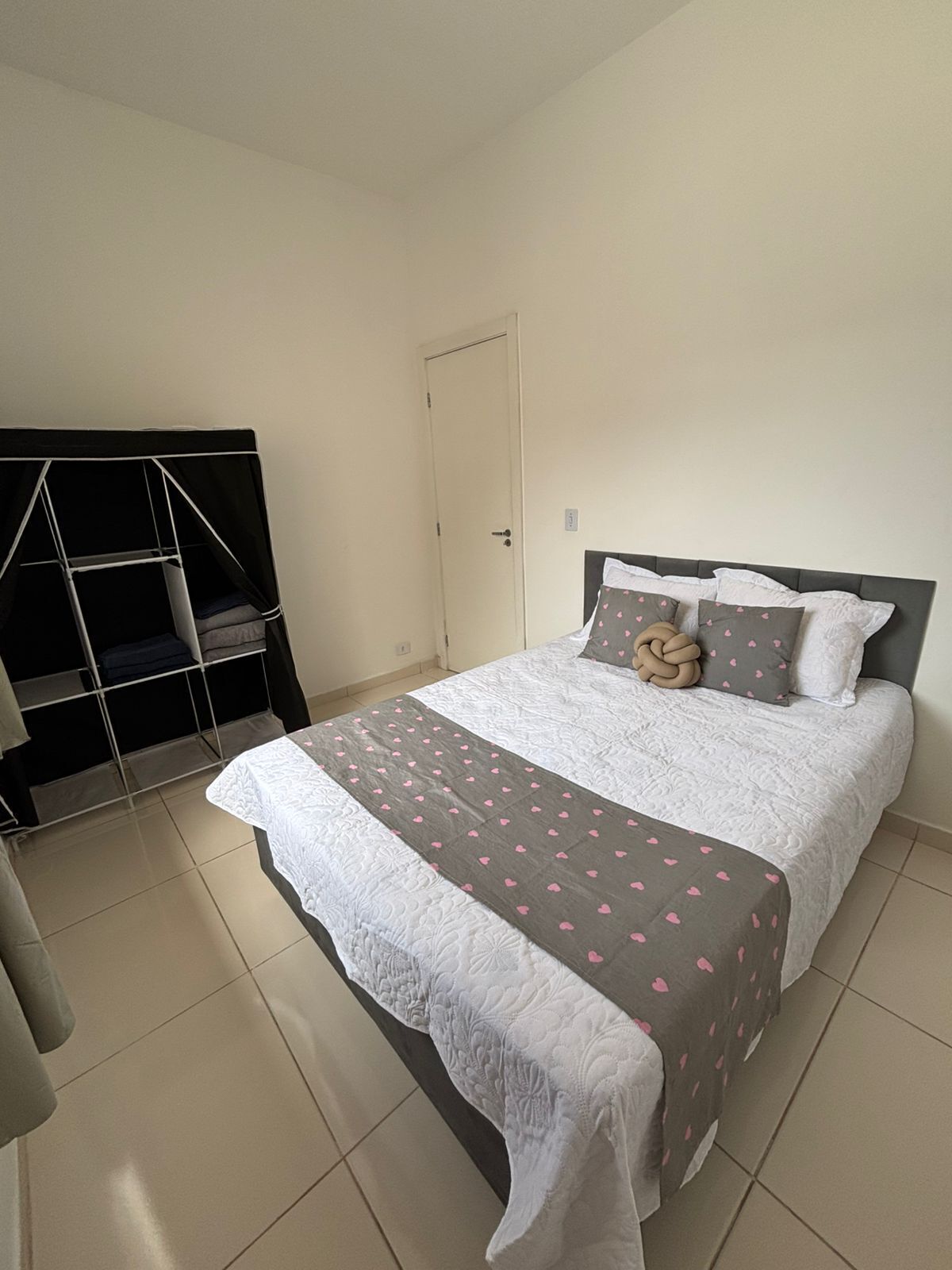 2 quartos, Wi-Fi de cortesia, roupa de cama