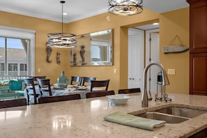 Dining - ⚓Penthouse Retreat! Coastal Condo 1 mile to AMI & Beaches⚓ (Bradenton)