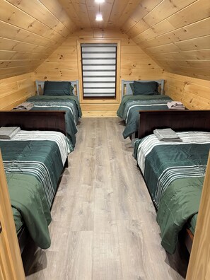 5 makuuhuonetta, silitysrauta/-lauta, ilmainen Wi-Fi, vuodevaatteet