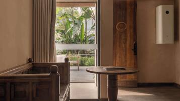 Doppia Economy, vista giardino | Soggiorno | TV LED 75 pollici con canali digitali