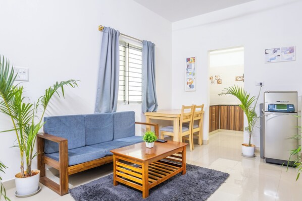 Studio, City View | In-room safe, desk, laptop workspace, blackout drapes