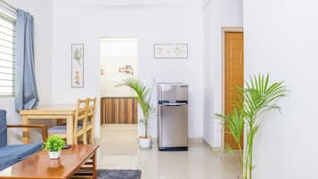 Studio, City View | In-room safe, desk, laptop workspace, blackout curtains