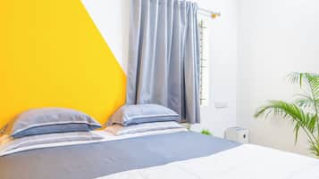 Caja de seguridad en la habitación y escritorio