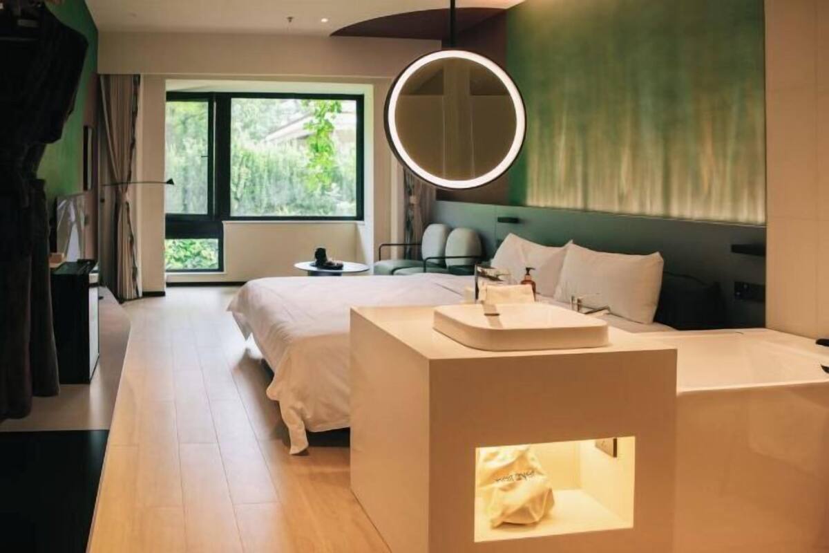 1 bedroom, in-room safe, blackout drapes, soundproofing