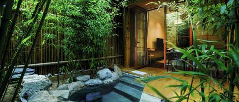 Japanese-style Double Room | In-room safe, blackout curtains, soundproofing, iron/ironing board
