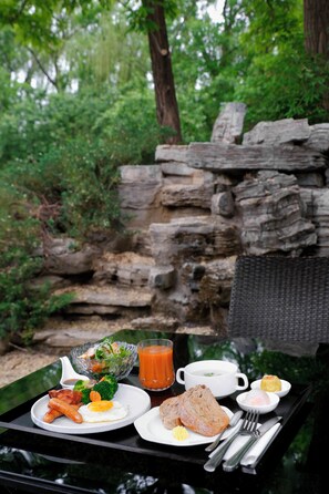 Free daily buffet breakfast - Zhi Resort Beijing (Beijing)