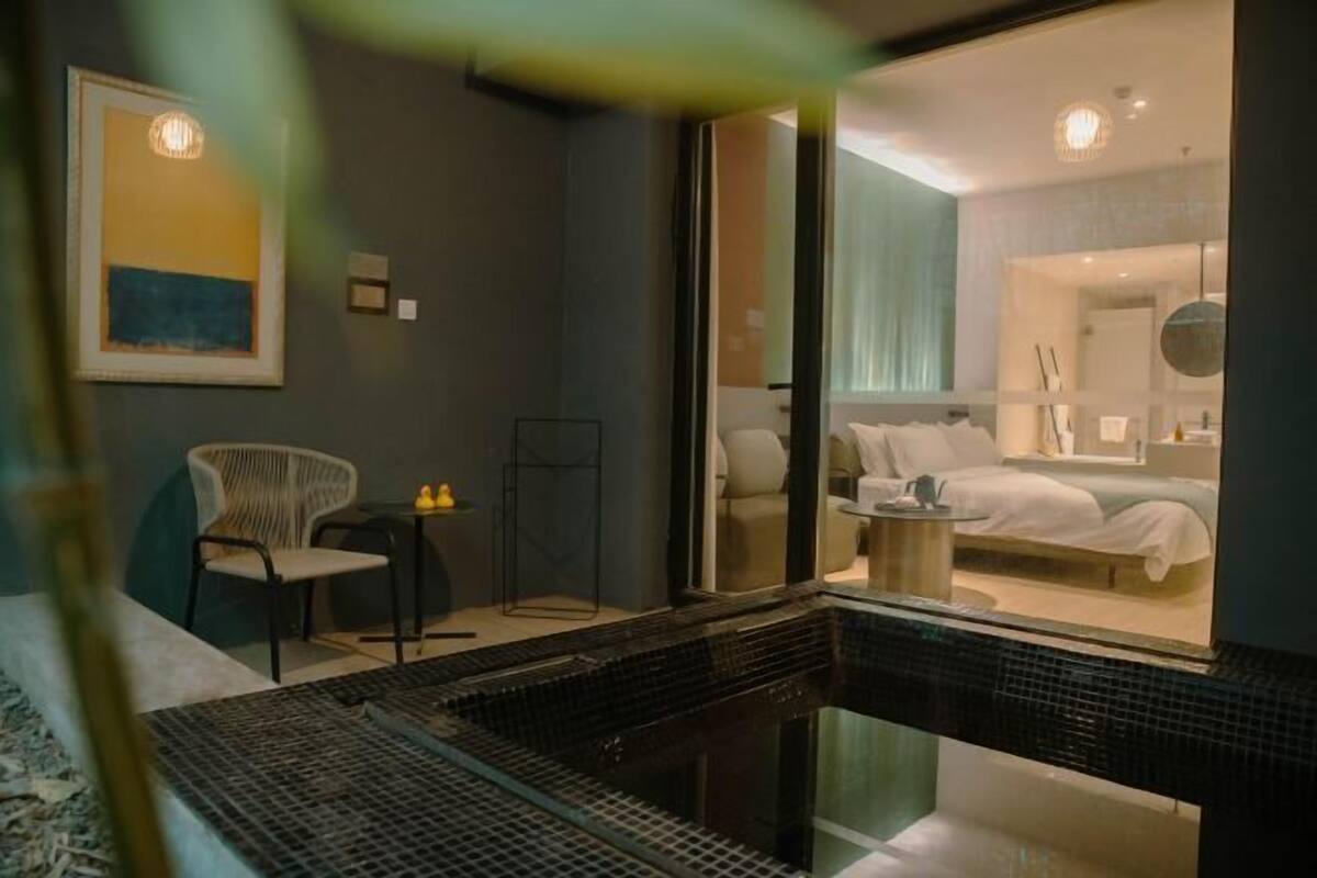 1 bedroom, in-room safe, blackout drapes, soundproofing