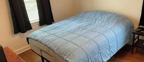 2 bedrooms, desk, free WiFi, bed sheets