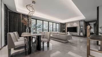 Deluxe Suite, Lake View | 3 bedrooms, premium bedding, down comforters, individually decorated