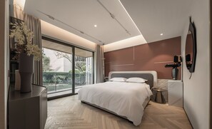 Comfort Suite, Lake View | Premium bedding, down comforters, individually decorated - Wilderness Art Hotel (Chengdu)