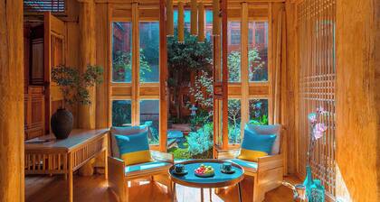 Lijiang half yard hotel