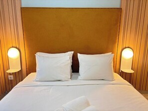 1 Schlafzimmer, Schreibtisch, Bügeleisen/Bügelbrett, Reisekinderbett