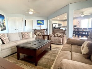 Appart'hôtel, 3 chambres | Coin séjour