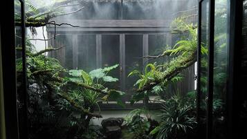 Bureau, espace de travail pour ordinateur portable, rideaux occultants