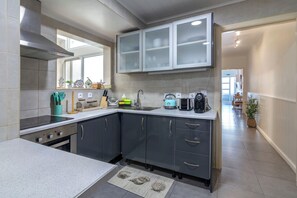 Fridge, microwave, oven, stovetop - Casa da Avozinha - Azorean Butler (Unknown)