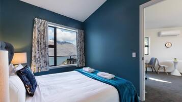 1 bedroom, desk, iron/ironing board, WiFi