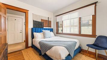 4 bedrooms, iron/ironing board, free WiFi, bed sheets