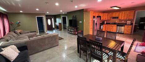 Smart TV, fireplace
