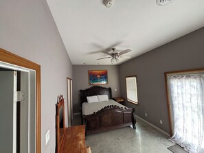 3 soverom, strykejern/-brett, wi-fi og sengetøy